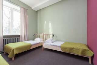 Хостелы Story Hostel Екатеринбург Отдельный трехместный номер-2