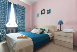 Хостелы Story Hostel Екатеринбург Номер с кроватью размера «king-size»-1