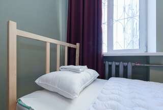 Хостелы Story Hostel Екатеринбург Кровать в 3-местном общем мужском номере-4