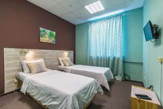 Хостелы Story Hostel Екатеринбург Номер с 1 двуспальной или 2 раздельными кроватями-1